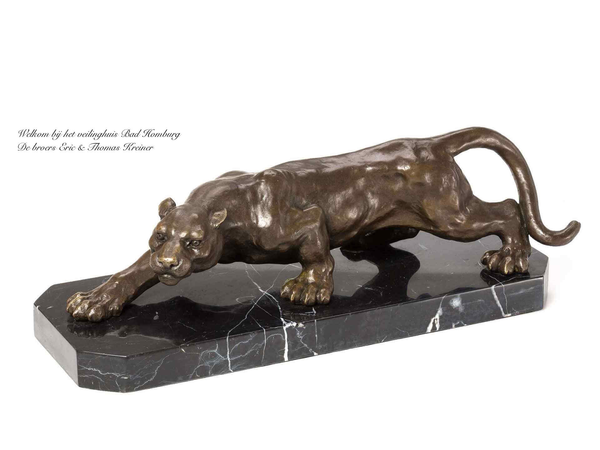 Panther, Bronzestatue, Marmorsockel, Tierfigur, Brunnenstatue