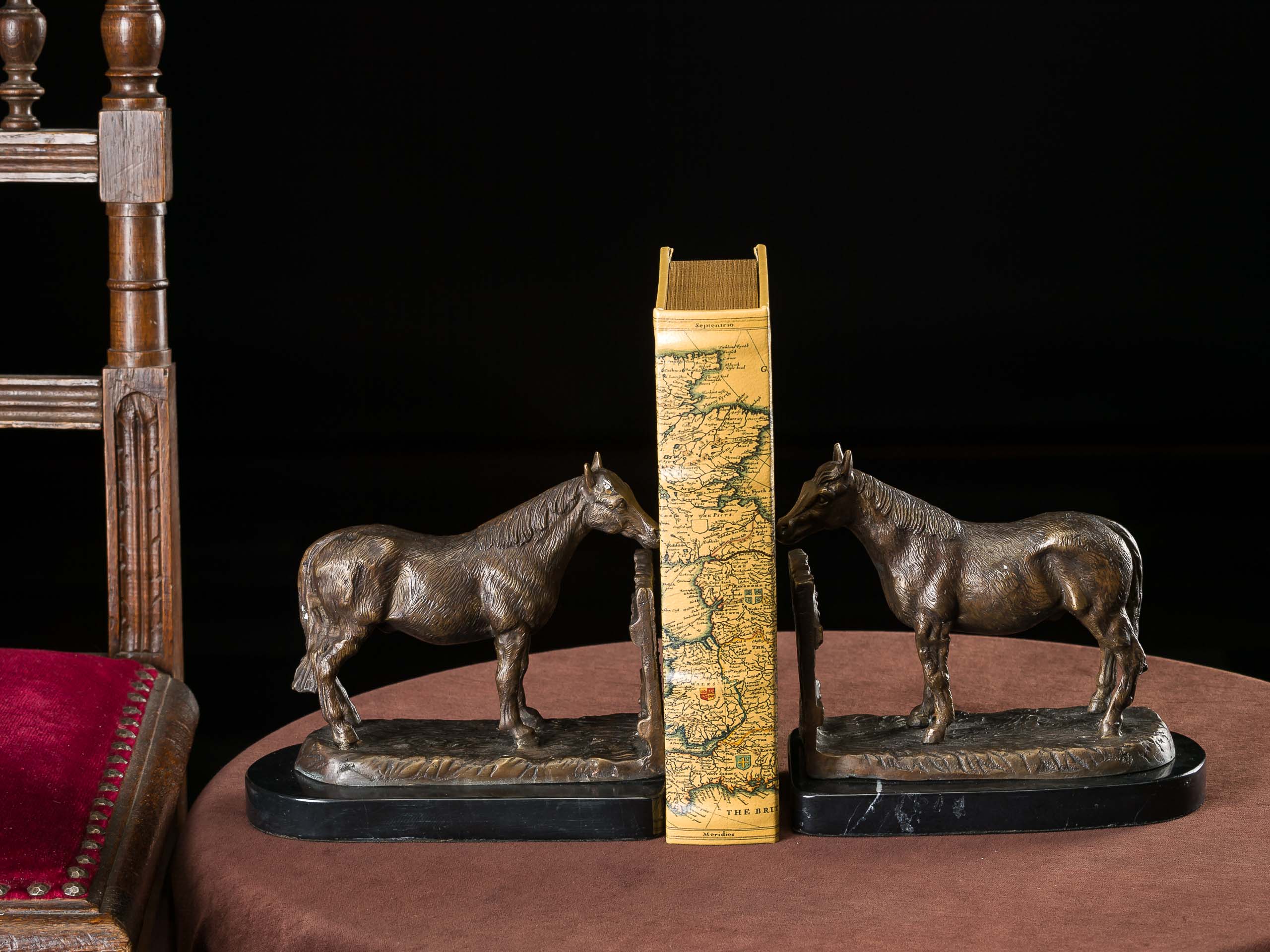 2 BUCHSTÜTZEN BRONZE SKULPTUR FIGUR PFERD BRONZESKULPTUR BRONZEFIGUR BUCH HORSE