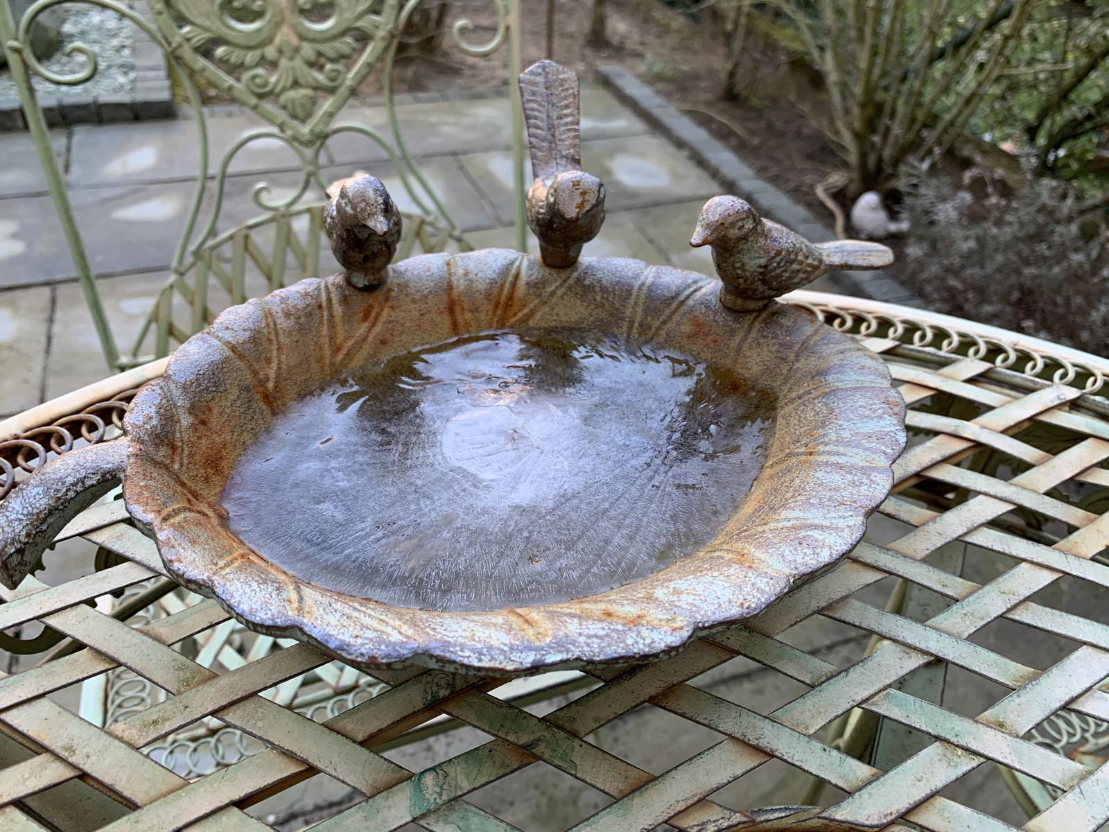 Vogeltränke Vogelbad Garten Vogelbecken Vogel Tränke Eisen grün